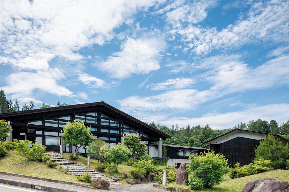 Hotel Kikori - carbon neutral hotel in Hida