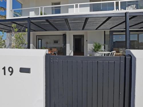 19 Beach Road