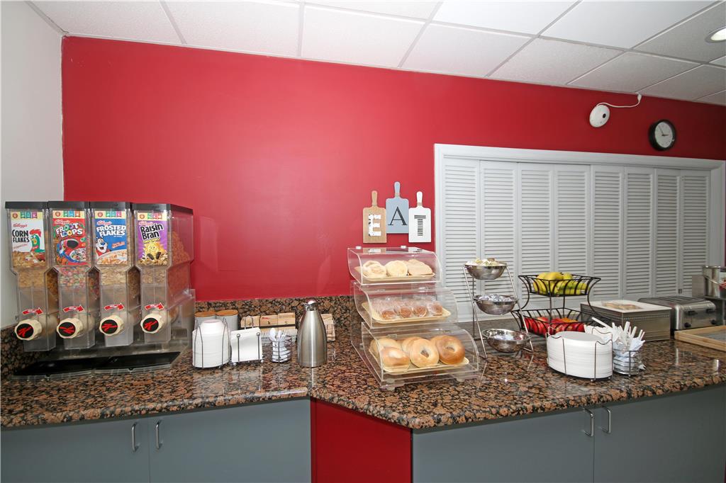 Econo Lodge Pilot Mountain - photo 14