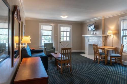 The Admiral Hotel Motel - photo 71