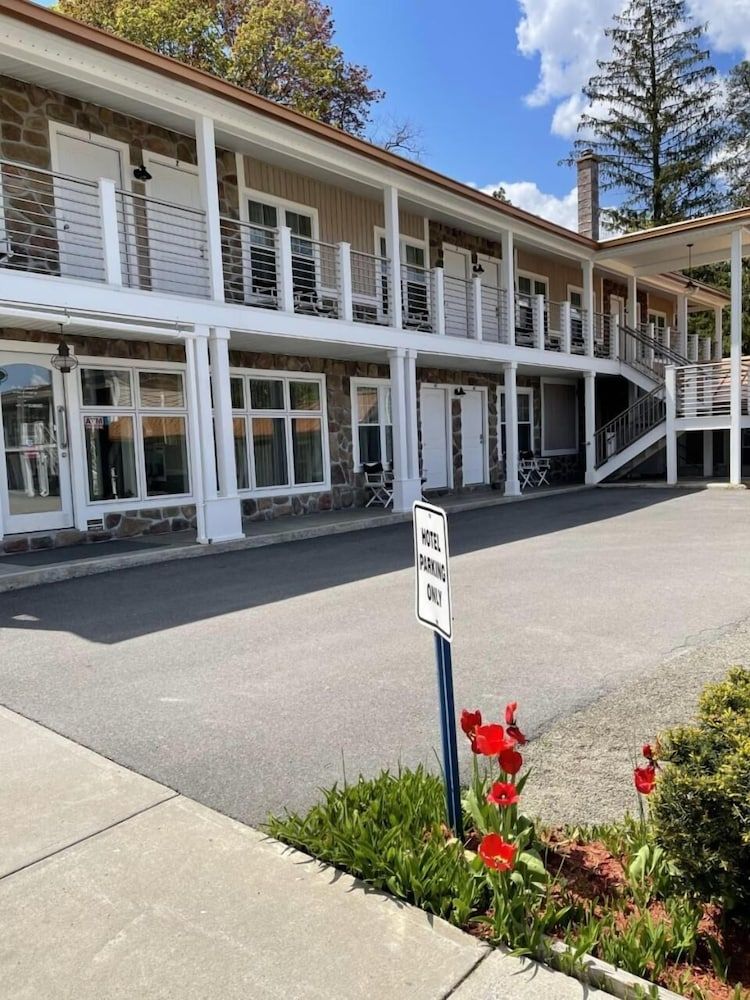 Lake Front Hotel - photo 22
