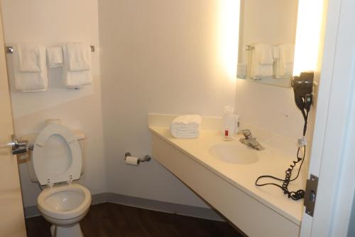 Howard Johnson by Wyndham Tifton GA I 75 - photo 14