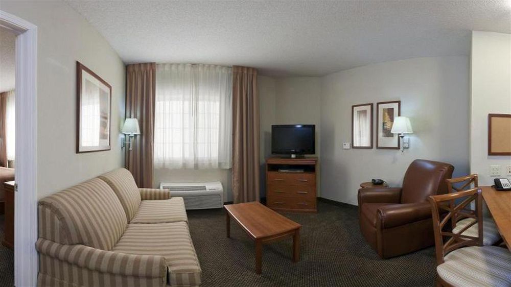 Candlewood Suites Memphis - photo 12