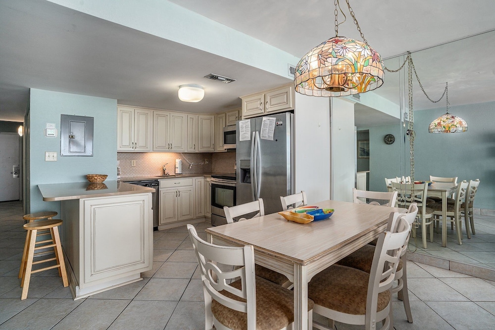 1412 Waters Edge Resort 3 Bedroom Condo by RedAwning - photo 23