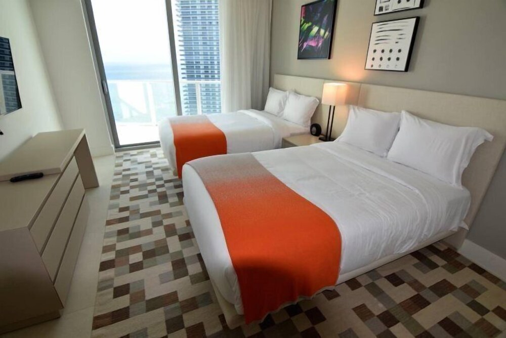 Oceanfront & Bay View 2 Bed 2 Bath @ Hyde Beach Resort - photo 8