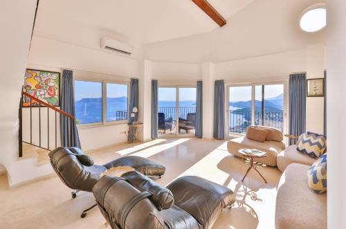 Ambassador Penthouse Apartment — 4-Star Luxury Hotel in Kas, Turkey