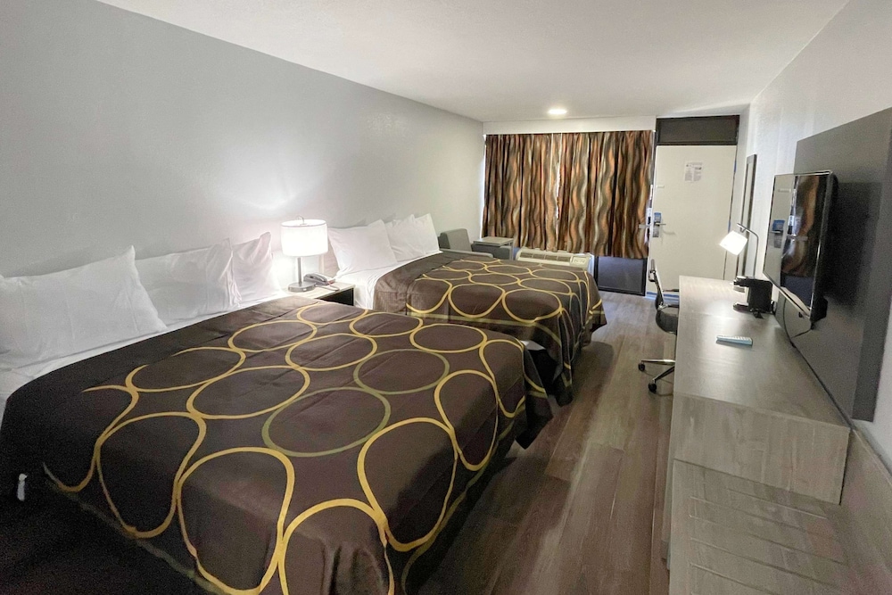 Super 8 by Wyndham Pigeon Forge Downtown - photo 7