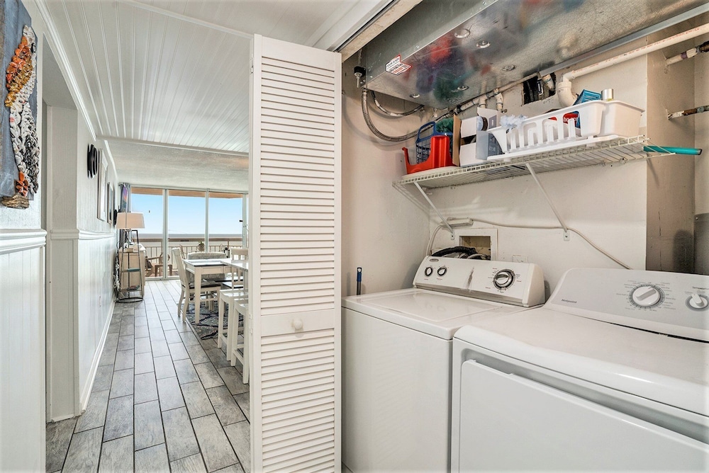 1201 Waters Edge Resort 3 Bedroom Condo by RedAwning - photo 28