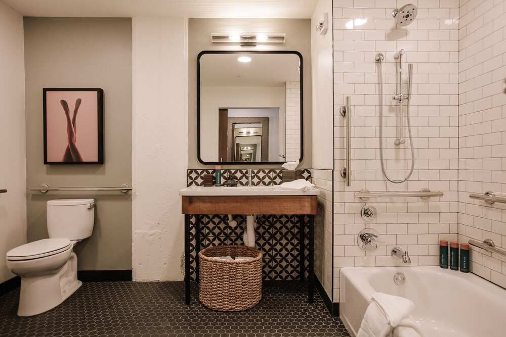 The Last Hotel - photo 18