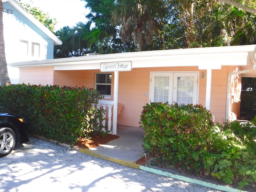 Waterside Inn on the Beach - photo 25