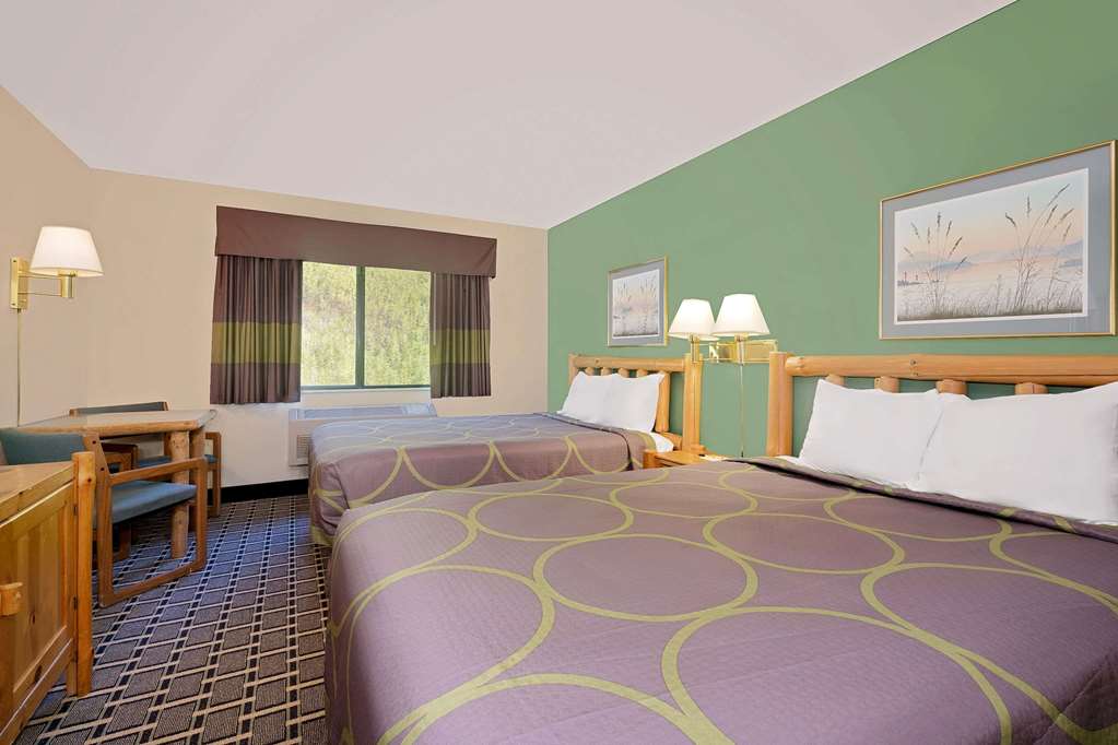 Super 8 by Wyndham Cloquet - photo 14