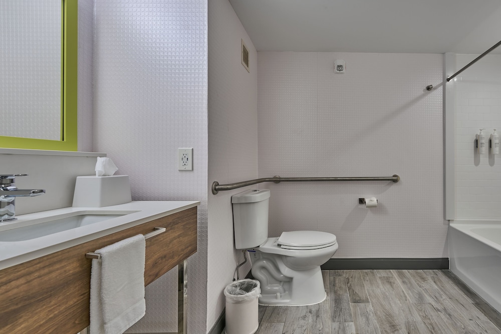 Hampton Inn Flemington - photo 27