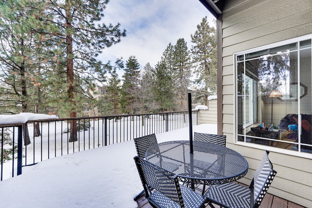 Klamath Falls Townhome w Deck & Resort Amenities - photo 28