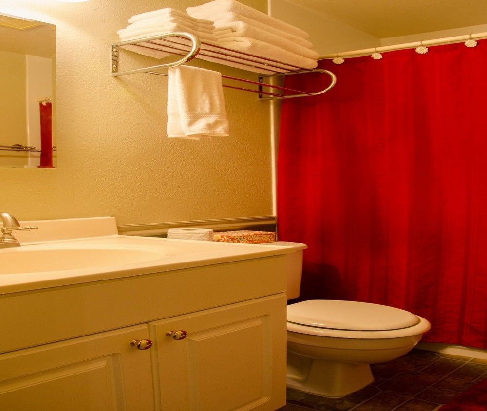 Bond Hotel & Extended Stay - photo 11