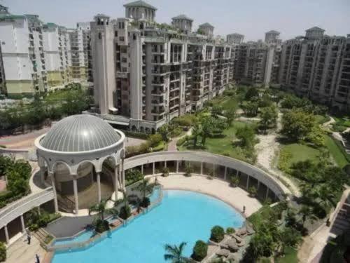 Quaint Quiet Room - carbon neutral hotel in Noida