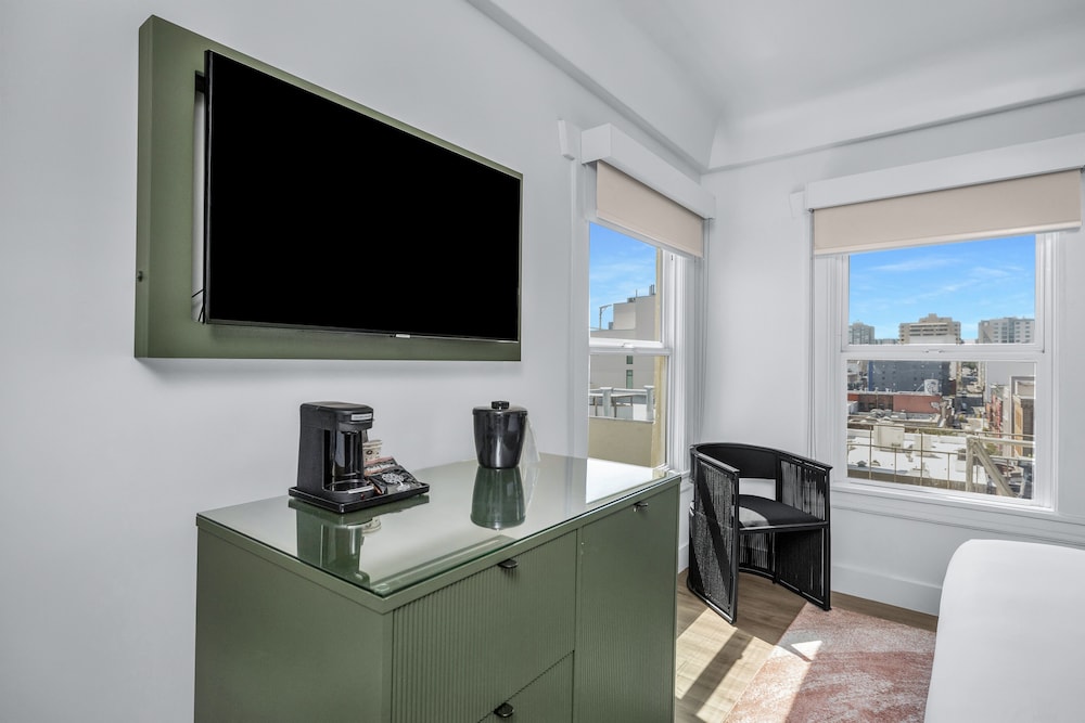 Nob Hill Hotel - photo 17