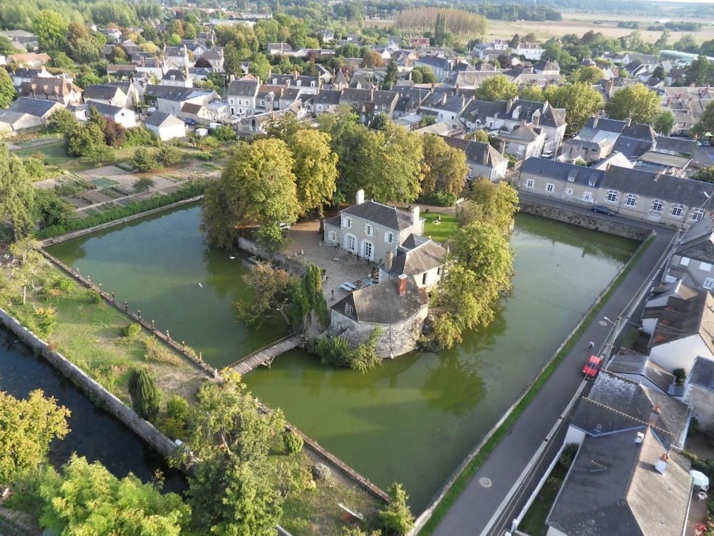 Les Douves — Onzain