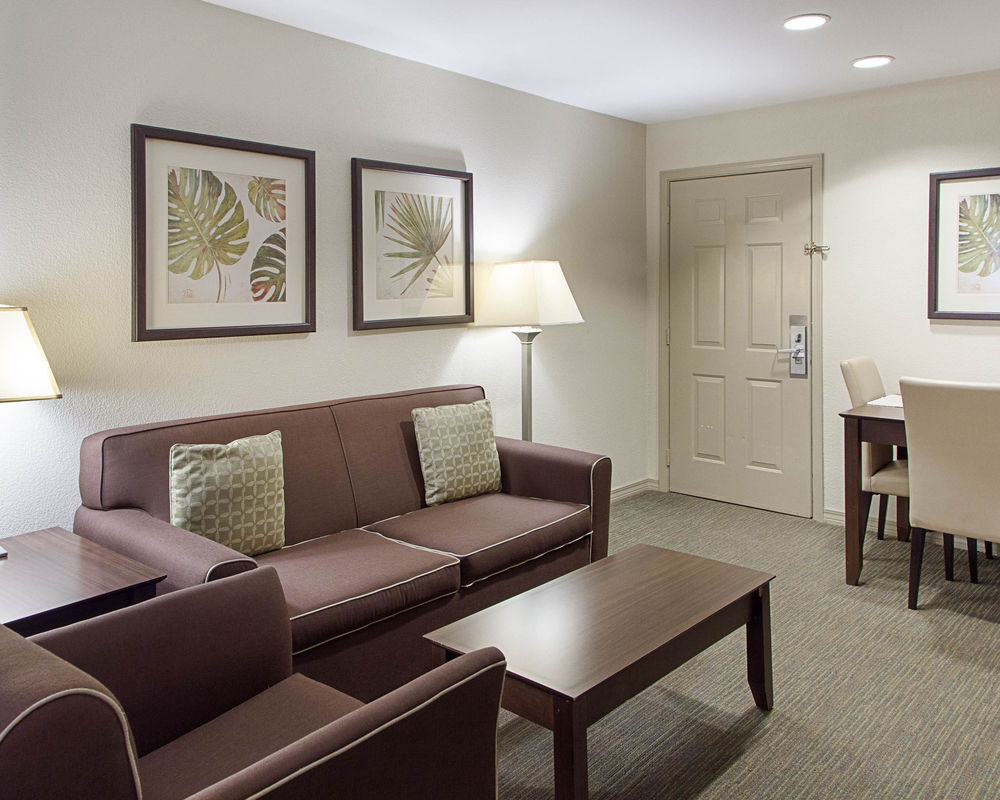 Clarion Inn & Suites Conference Center - photo 30