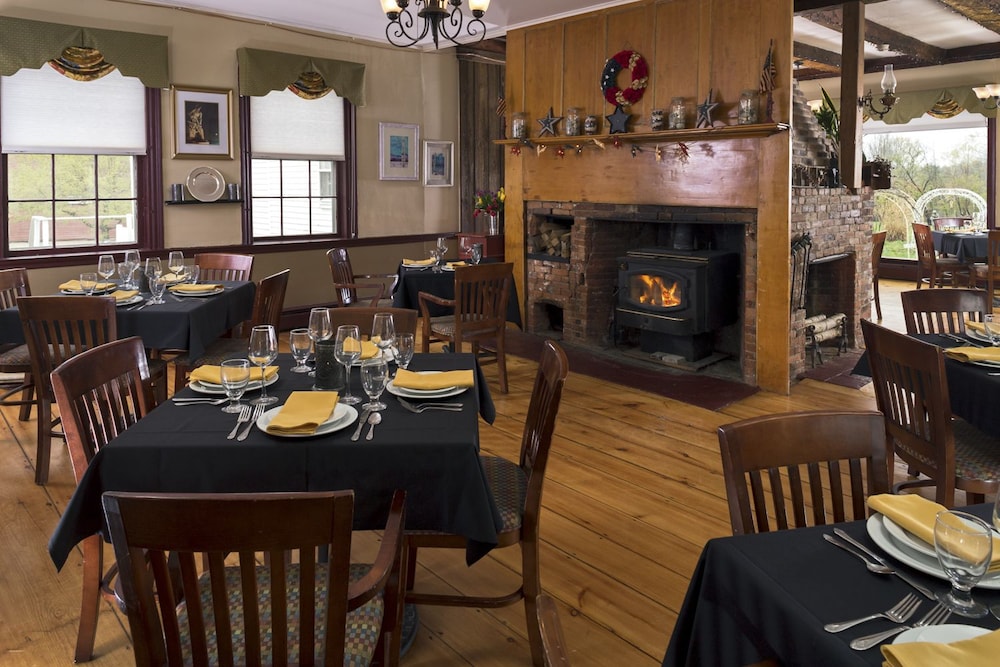 Wakefield Inn & Restaurant - photo 19