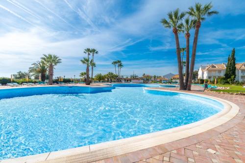 Golden Seaside Villa Acesso Praia e Piscina Incluído — 4-Star Luxury Hotel in Tavira, Portugal