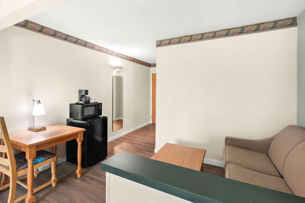 GuestHouse Kelso Longview - photo 20