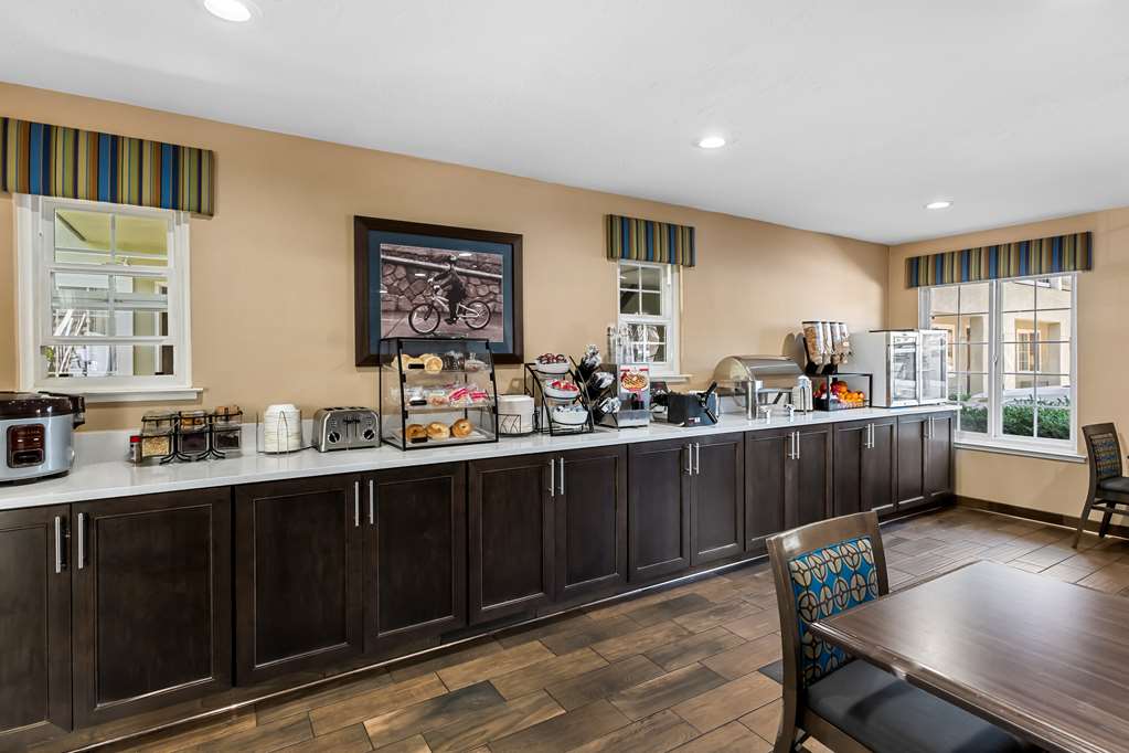 Best Western University Lodge - photo 8