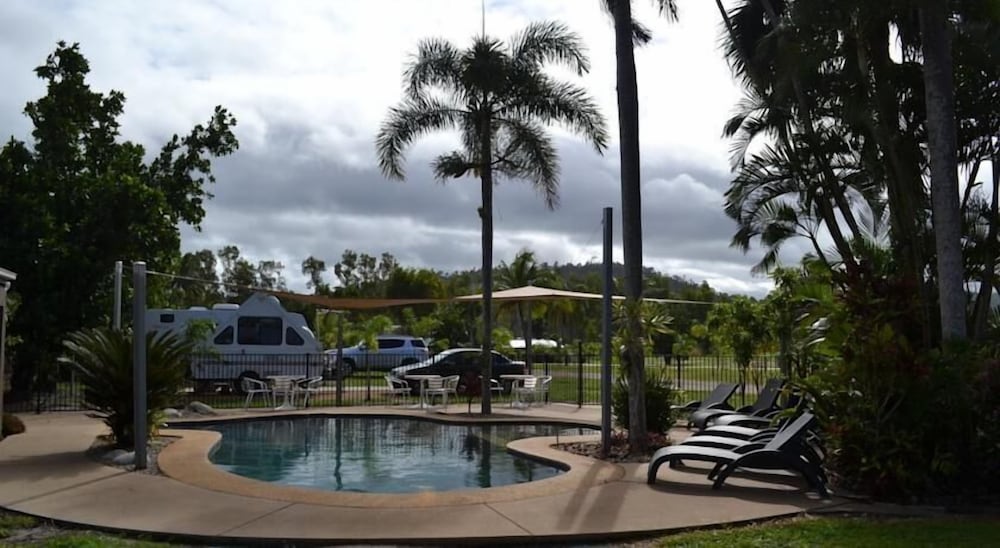 Dunk Island View Caravan Park — hotel in Wongaling Beach