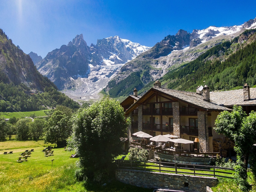 Auberge de La Maison — 5-Star Luxury Hotel in Courmayeur, Italy