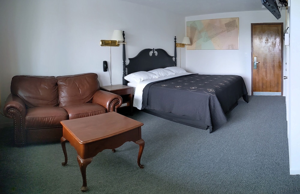 South Side Inn Burlington - photo 13