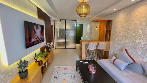 N42 Luxe et Élégance avec Jacuzzi Privatif sur la Corniche Rabat Essabah — 4-Star Luxury Hotel in Rabat, Morocco