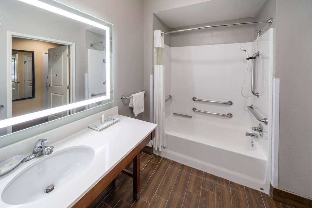 La Quinta Inn & Suites by Wyndham Houston NW Beltway8 WestRD - photo 36