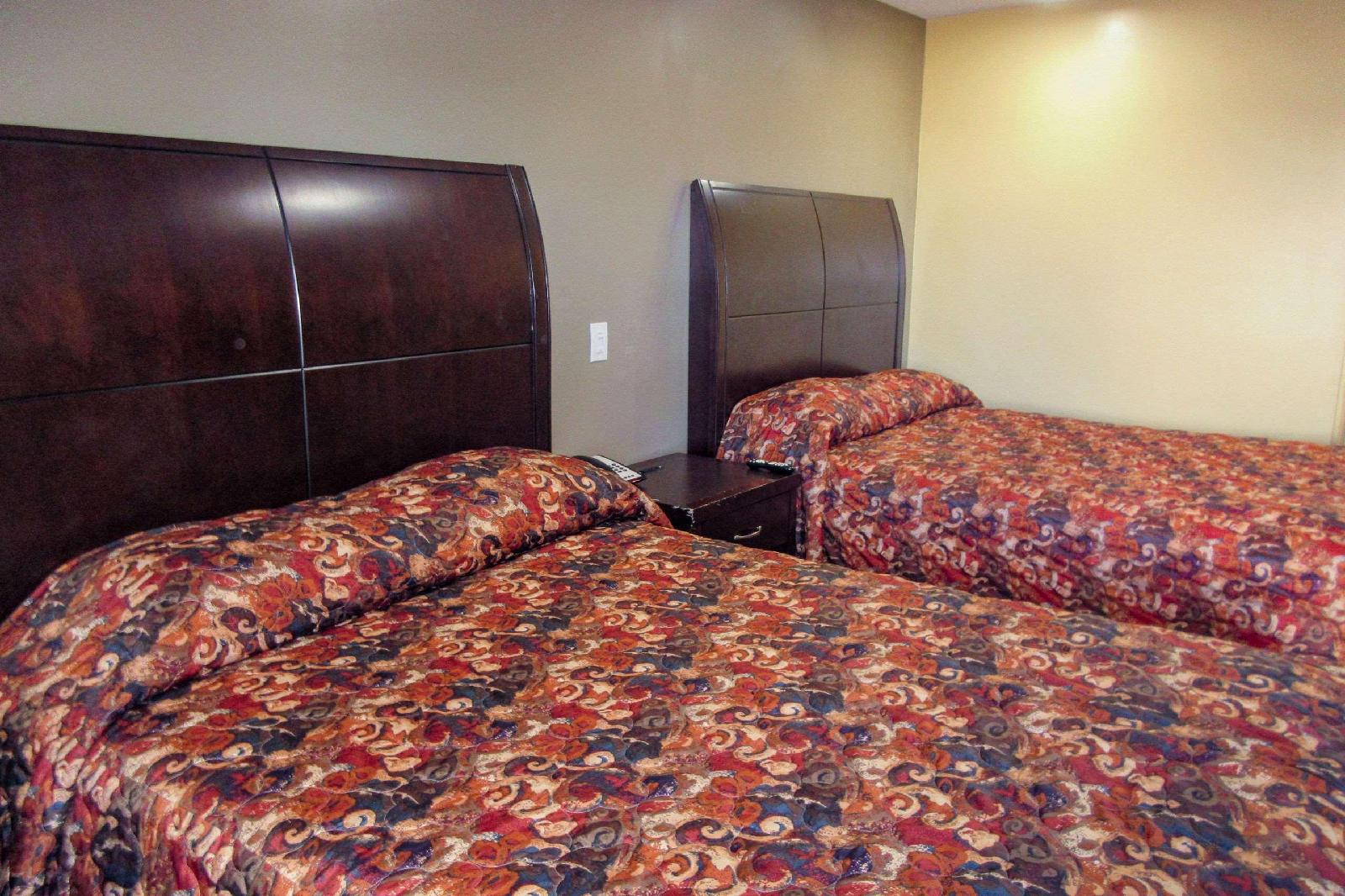 Southern Inn and Suites - photo 7