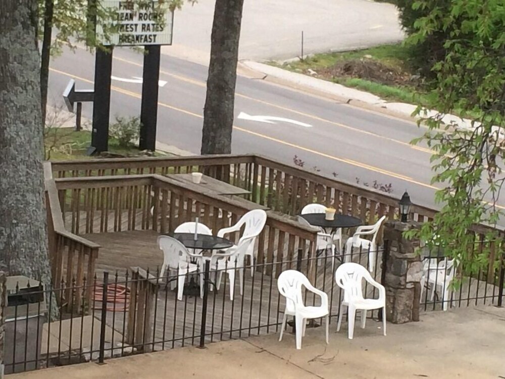 Colonial Mountain Inn - photo 44