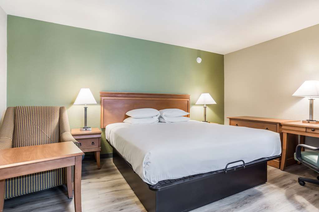 Americas Best Value Inn Lebanon MO - photo 23