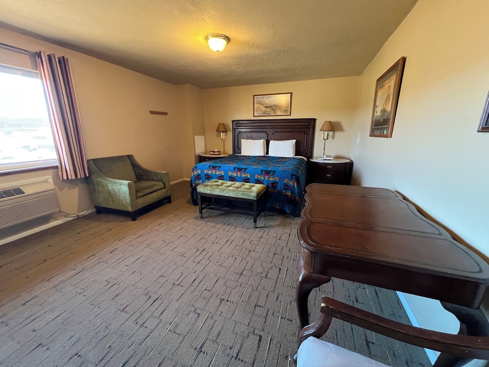 The Rim Rock Inn - photo 15