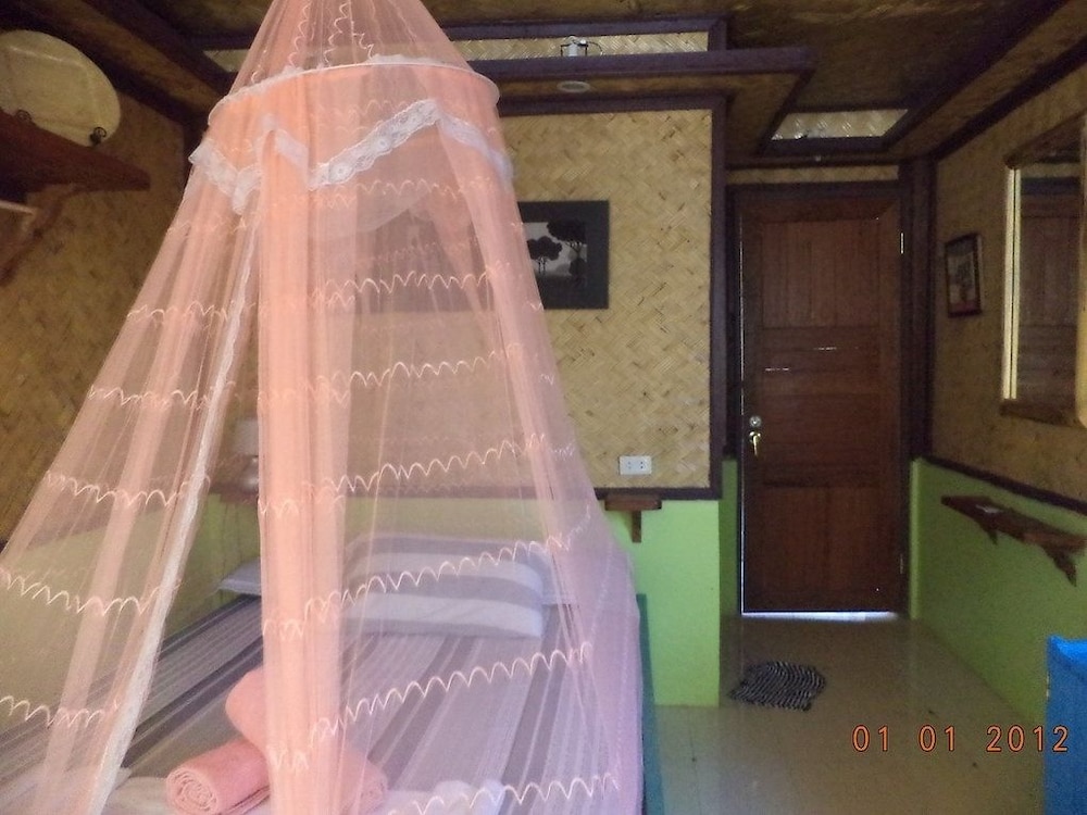 Island Front II — El Nido — photo 3