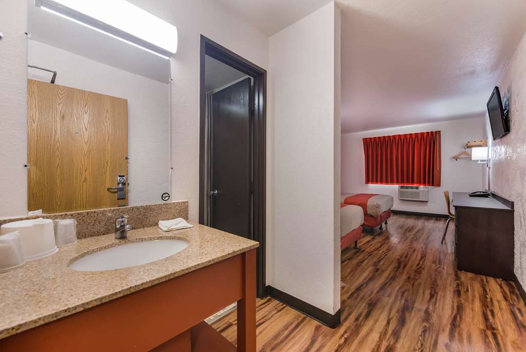 Motel 6 Saint Paul MN I 94 - photo 12