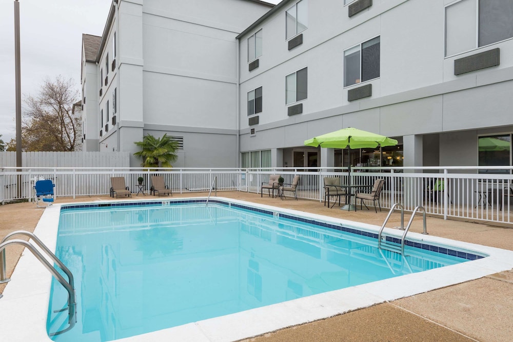 Wingate by Wyndham Shreveport Airport - photo 13