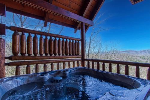 Tree Tops Hot Tub Pool table WIFI 560 FREE tickets each paid day - photo 8