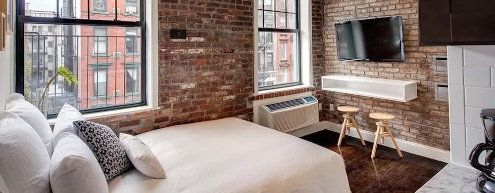 East Village Hotel - photo 3