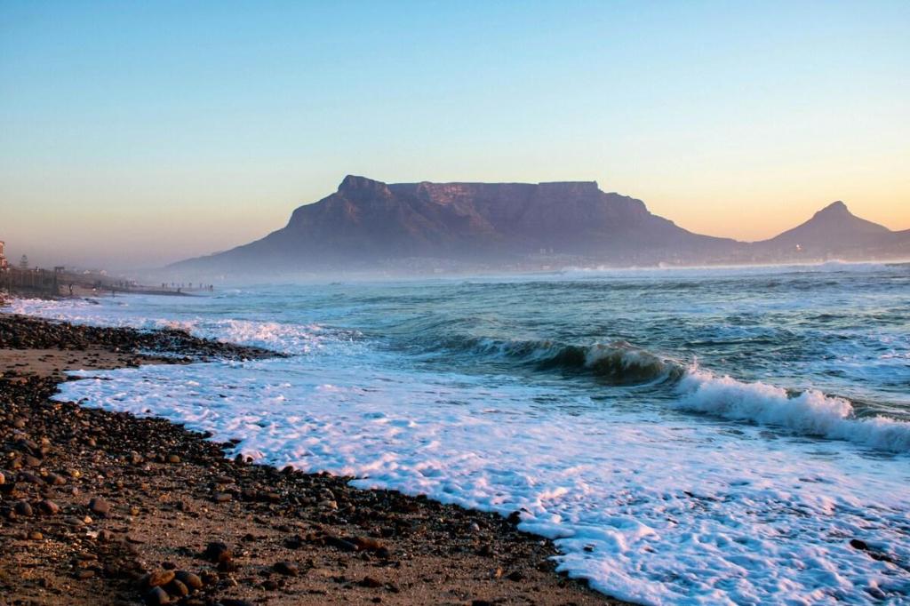 Coastal Beach & Mountain Retreat