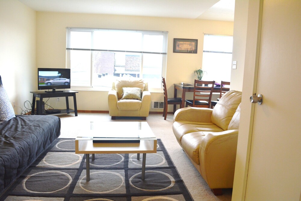 Sunny Westlake Suites by Metro - photo 35