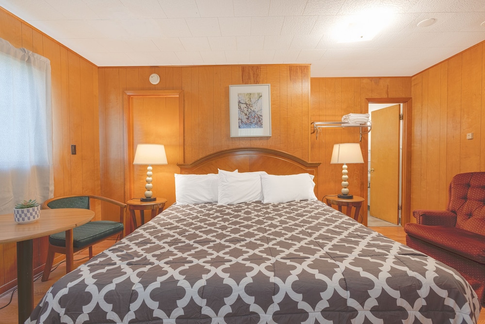 Parkside Motel by OYO Meadville Conneaut Lake - photo 27