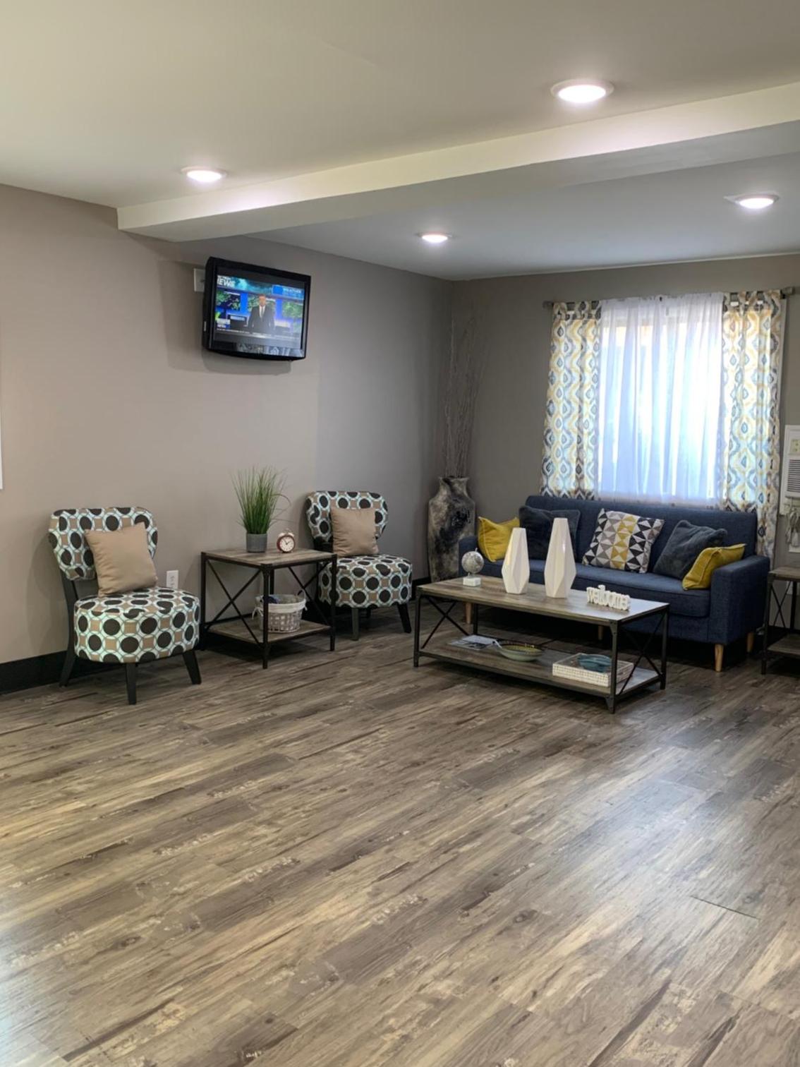 Super 8 by Wyndham Charlotte University - photo 33
