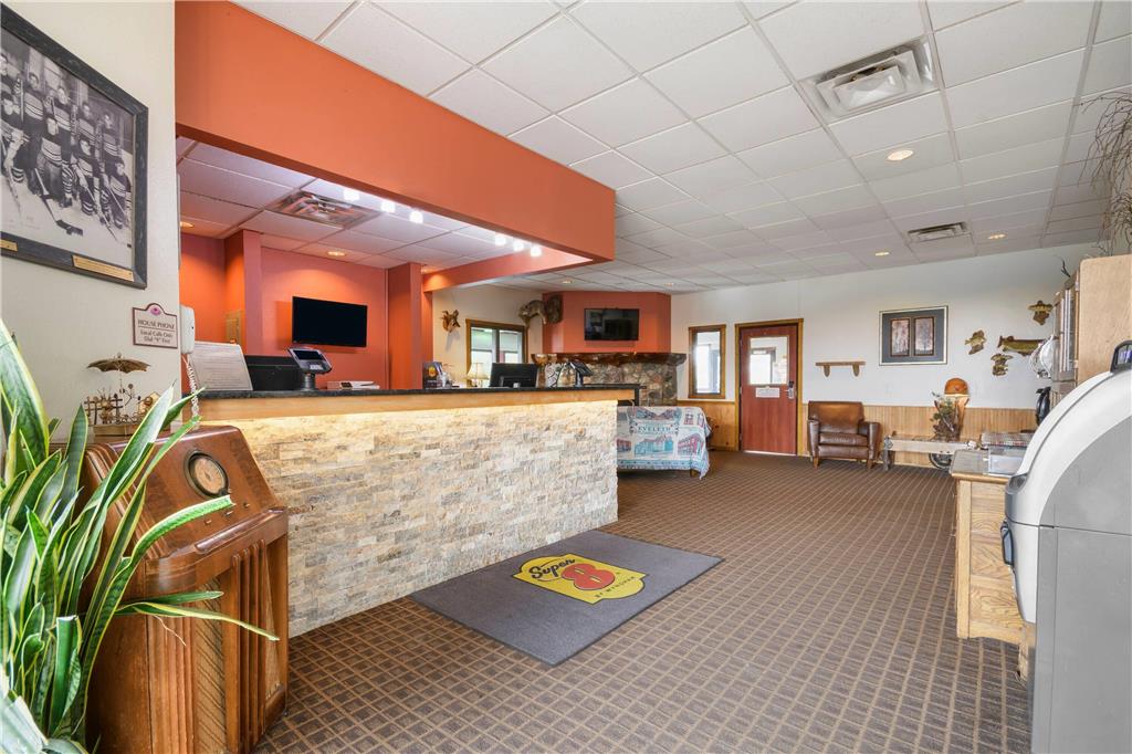Super 8 by Wyndham Eveleth - photo 13