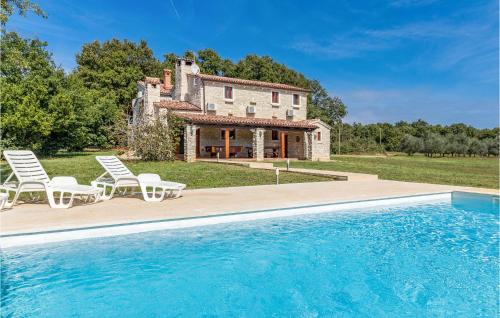 4 Bedroom Awesome Home In Pula — 4-Star Luxury Hotel in Pula, Croatia