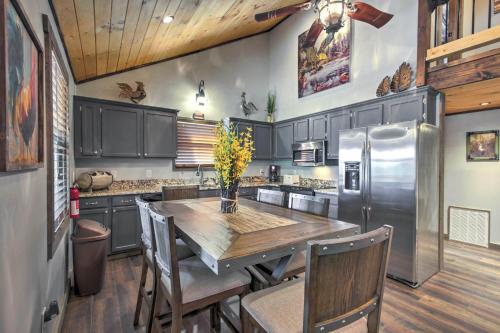 Smoky Mountain Loft Amazing Views Hot Tub 560 FREE tickets each paid day - photo 19