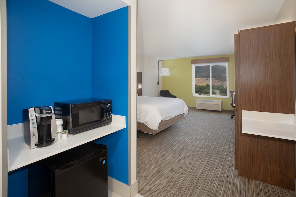 Holiday Inn Express Yreka Shasta Area by IHG - photo 12