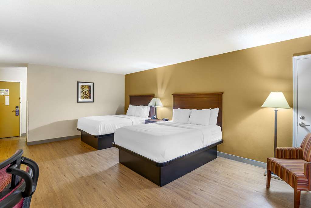 Best Western Plus Governor's Inn - photo 18