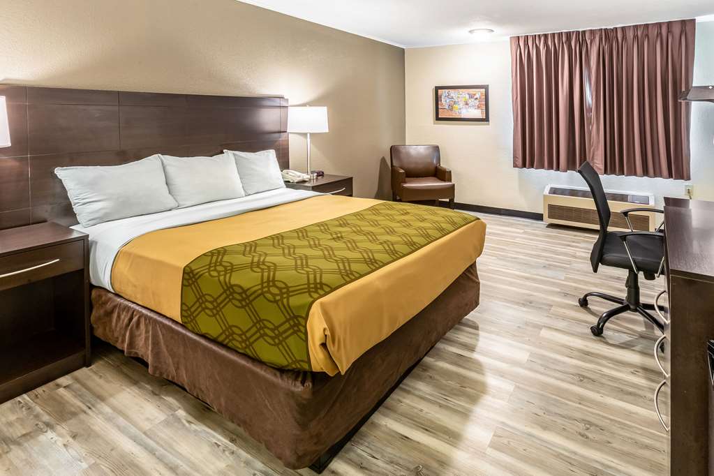 Econo Lodge Inn & Suites Newton - photo 9